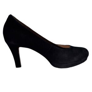 Clarks  Artisan Comfort Sole Black Suede 3 1/4 " Heels 7.5 Medium